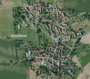 V Horažďovické Lhotě se nalézá kaplička, místní knihovna a sbor dobrovolných hasičů obce Horažďovická Lhota. Obr. 22: Letecký snímek Horažďovické Lhoty (zdroj: Mapy.