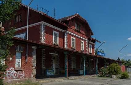 5.2.4 Železniční stanice Horažďovice Svou polohou leží stanice Horažďovice 730 metrů od centra města.