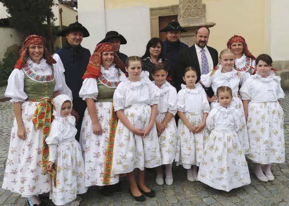 Fryštácké srdce, pálení čarodějnic, přízni se těší plesy v sále ZDV Fryšták a v posledním období také vystoupení nového divadelního ochotnického souboru.