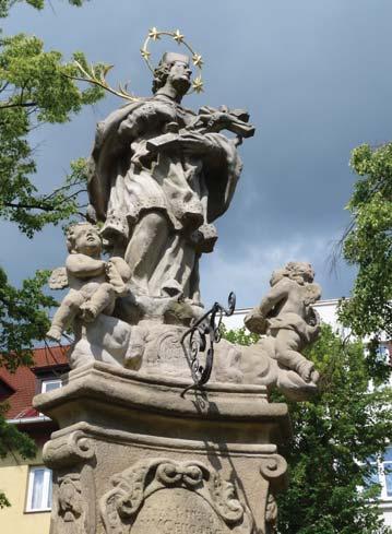 velikém požáru městečka roku 1680. Roku 1921 se ve služebním bytě v l. poschodí narodil známý hudební tvůrce Dalibor Brázda.