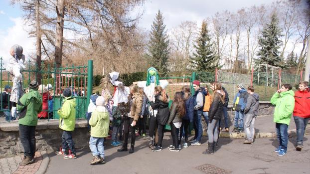 Každý si tu přišel na své: pohoštění od Hasenöhrlových, prodej krásných výrobků z keramické dílny paní Danišíkové, výtvarný koutek Lucky Nagyové a jízda na čtyřkolkách.