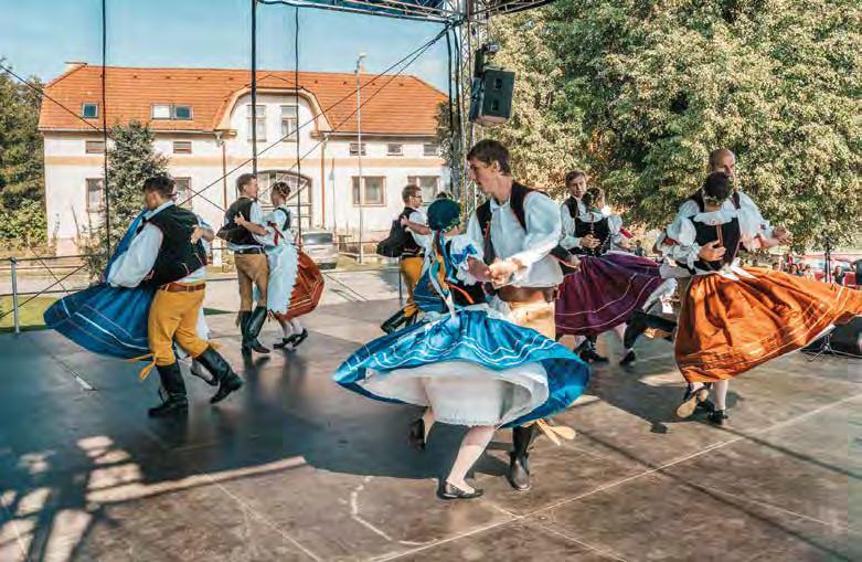 kultura MartínkoVŠtí si sto let od založení jednoty připomněli folklórem Text: Josef Pléha Foto: Jitka Barešová V sobotu 12. září 2020 se v Martínkově, který patří k župě Plk. Švece, uskutečnila VII.