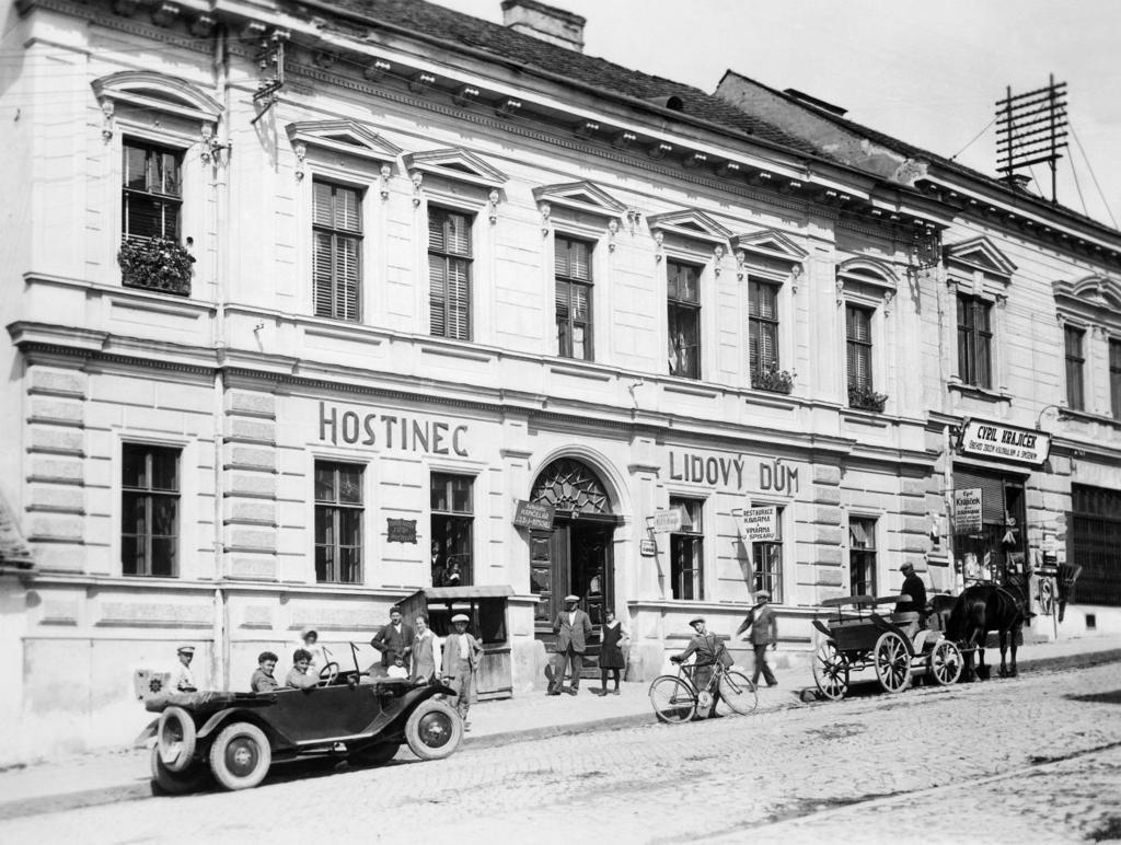 1905. 25.