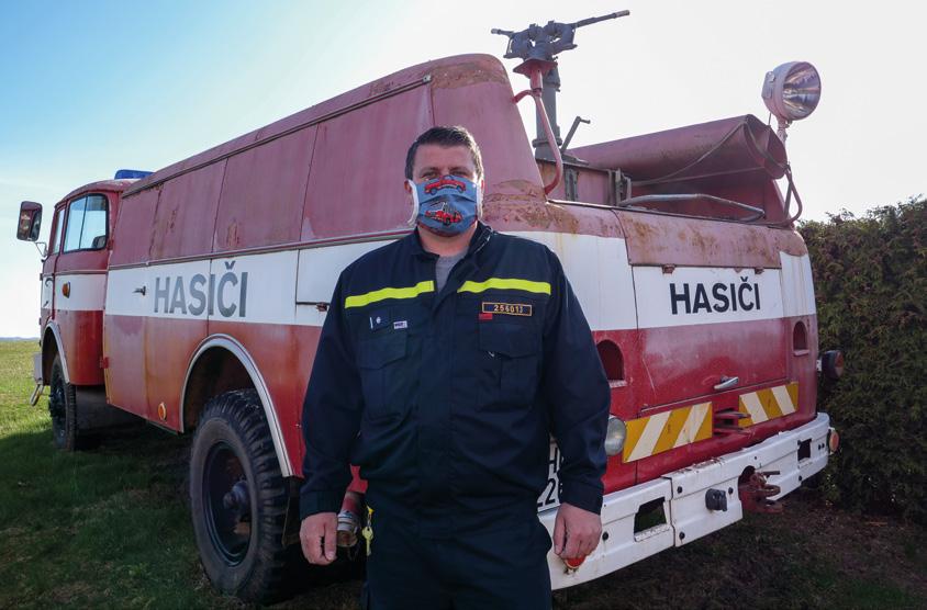 HOSPODSKÝ A HASIČ Věřím, že se tomu jednou budeme smát JIŘÍ ŠTEFEK, FOTO: PETR TICHÁČEK Prázdný lokál, židle na ježka a v pivních tancích ani kapička zlatavého moku.