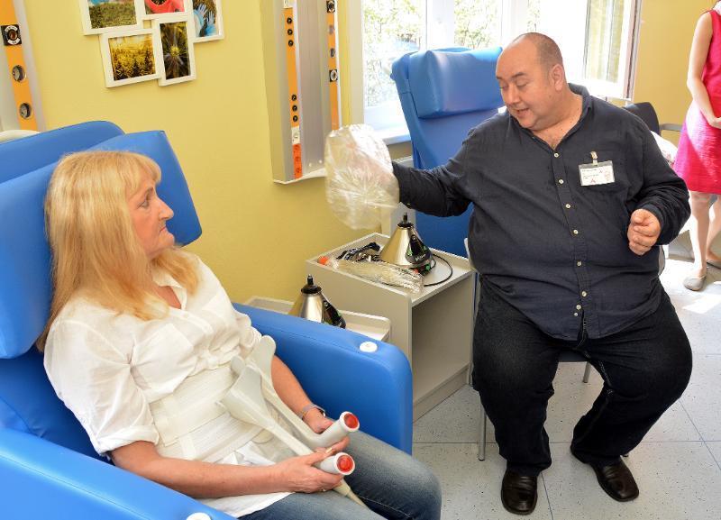Pavel Štětka Renata Vyhlídalová Charakteristika ARK Anesteziologicko-resuscitační klinika disponuje 15 lůžky intenzivní péče nejvyššího typu a 4 lůžky NIP = následné intenzivní péče.