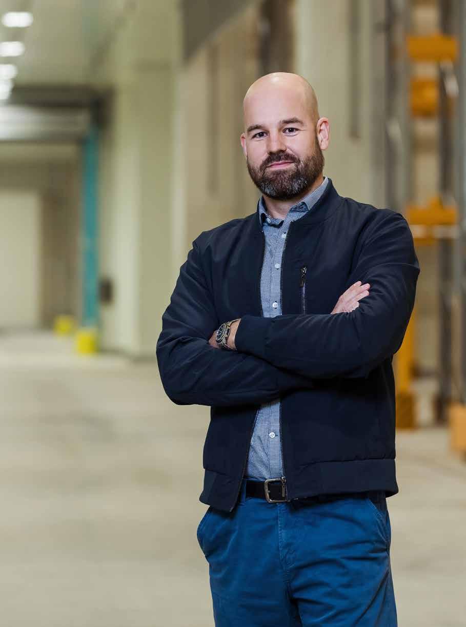 LC BUŠTĚHRAD Buštěhradští se představují LC BUŠTĚHRAD MARTIN ULMAN: DENNĚ ZPRACUJEME DVA A PŮL TISÍCE PALET PAVLA ŠTIKOVÁ: Z KANCELÁŘE ROVNOU DO PROVOZU JAK SI MARTIN UŽÍVÁ VOLNÝ ČAS?