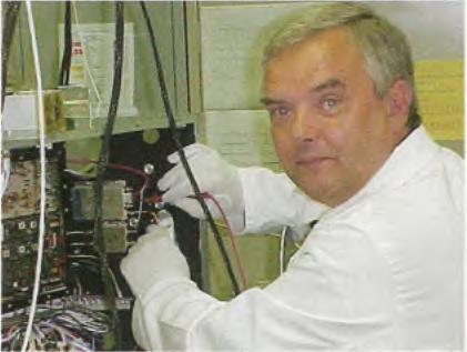 Tyto živé pomůcky" nejsou žádnou novinkou a po světě jich řadu let pracují již stovky a slouží hlavně aktivním radioamatérům při soustavné práci.