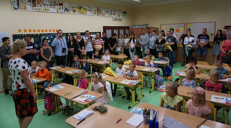 SLAVNOSTNÍ PŘIVÍTÁNÍ PRVŇÁČKŮ Dne 2. září proběhlo slavnostní přivítání prvňáčků v naší škole.