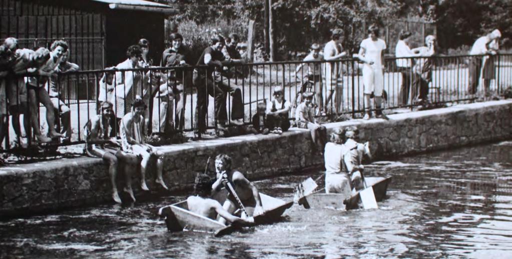 Neckiáda se konala na Veském rybníku v Obecnici (pravděpodobně rok 1976).
