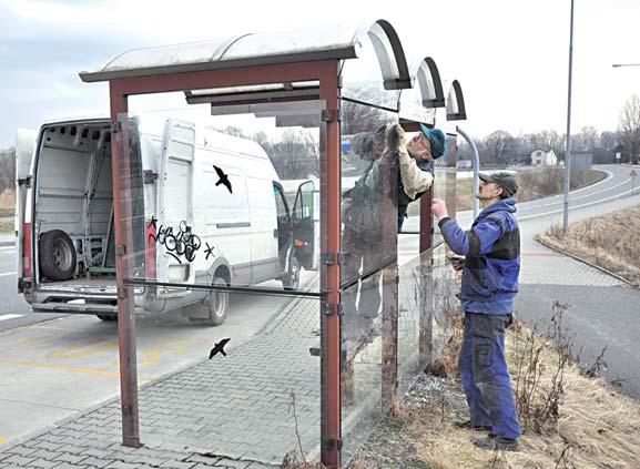 Licitace se konají ve vedlejší budově radnice, číslo dveří B 101. Bližší informace telefonicky na čísle 596 092 212, e-mailu sobaniec.marek@mubo.