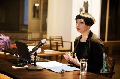 Informujeme Diskutujeme veřejnost genderovou o aktualitách problematiku v genderové s veřejností. oblasti.