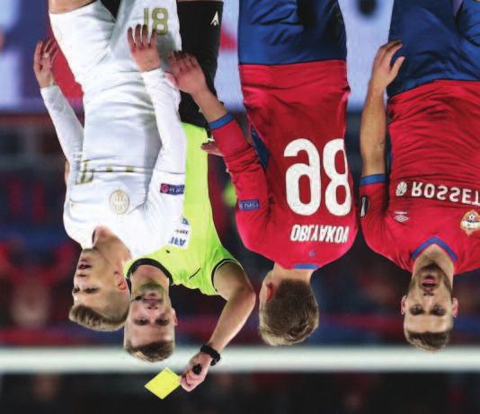 PETR KRYKORKA OSLAVIL 50 Padesátiny oslavil Petr Krykorka, dlouholetý předseda SK Jičín. Na stadionu dostal pozornosti od spolupracovníků, fanoušků i starosty Jičína Jana Malého. Tak vše nejlepší.