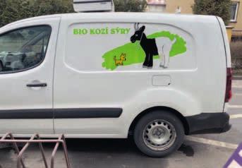 Celý chovatelský den se velmi vydařil, bylo velmi pěkné počasí, čemuž odpovídala i návštěva chovatelů. Přímo na aukci byli prodáni nejkvalitnější berani.