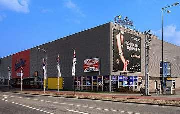Jiřičné. CINESTAR multikino IGY Centrum Pražská tř.