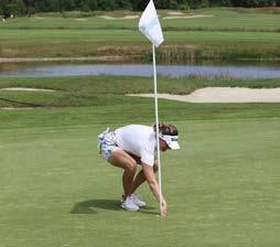 Potíž s caddiem Čtyři z jedenácti českých hráček prošly cutem na Ladies European Tour v Berouně. Nejlepší domácí byla jako loni Sára Kousková, která opět skončila v top 20.