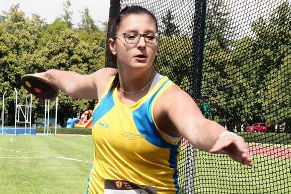 Barbora TICHÁ (discus throw) born: 16. 9. 1999 Chrudim height / weight: 179 cm / 85 kg club: AK ŠKODA Plzeň 1st club: Atletika Chrudim, z.s. coach: Lucie Plašilová 1st coach: Martin Šulc hobbies: skiing, rollerskates, entertainment instagram: barboraticha_ PB: discus throw 1 kg 51.