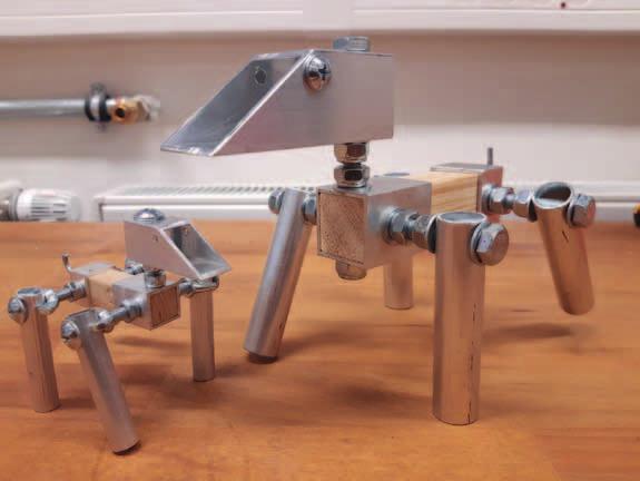 Školství Pro výuku jsem během léta vytvořil asi třicet zajímavých prototypů rozličných výrobků, včetně technologických postupů jejich výroby.