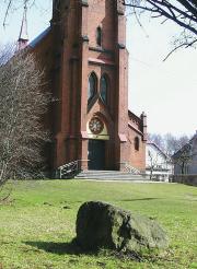 (V Novém Bohumíně u bývalých kasáren.) /J 10/ 7 Pomník Petra Bezruče z r. 1992. Kamenný hranol s pískovcovou bustou. (V Novém Bohumíně před muzeem ŽDB). /M 9/ 8 Pomník Fredericka Chopina.