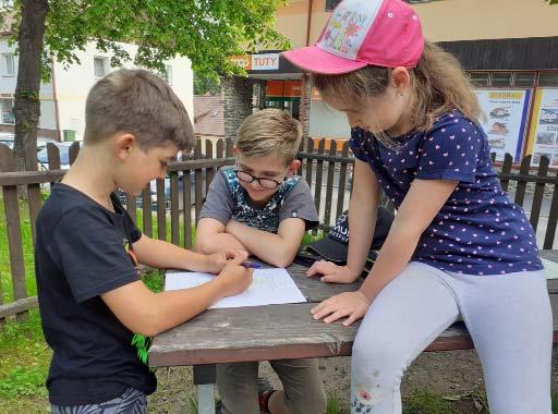 MATEMATIKA NÁS BAVÍ Naše škola se před dvěma lety zapojila do projektu Kolegiální podpora. Projekt byl zaměřen na podporu škol a pedagogů při výuce matematiky Hejného metodou.
