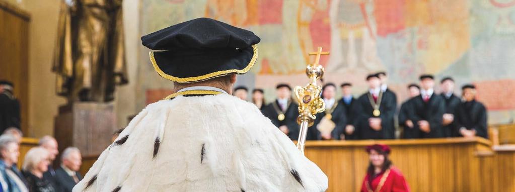 Velmi si našich absolventů ceníme a jsme hrdí, že pro ně může fakulta tuto slavnost na univerzitní půdě uspořádat.