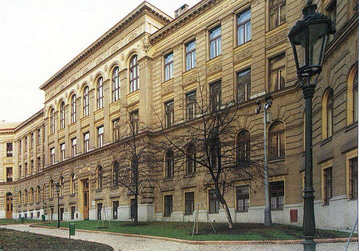 HISTORIE ŠKOLY Jedno z