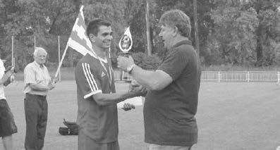 Sportovní pozvánky HROZNOVÁ LHOTA Za ideálního fotbalového počasí a na útulném stadionu fotbalové klubu z TJ Sokol Hroznová Lhota jsme byli svědky středeční bitvy o nejlepší letošní hodonínský tým v