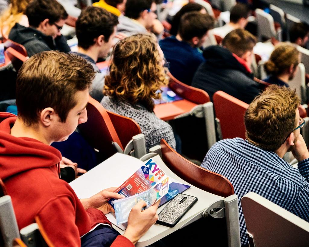3 VÝUKA FEL jako výzkumná fakulta nabízí kvalitní studijní programy propojené s výzkumnými a vývojovými aktivitami.