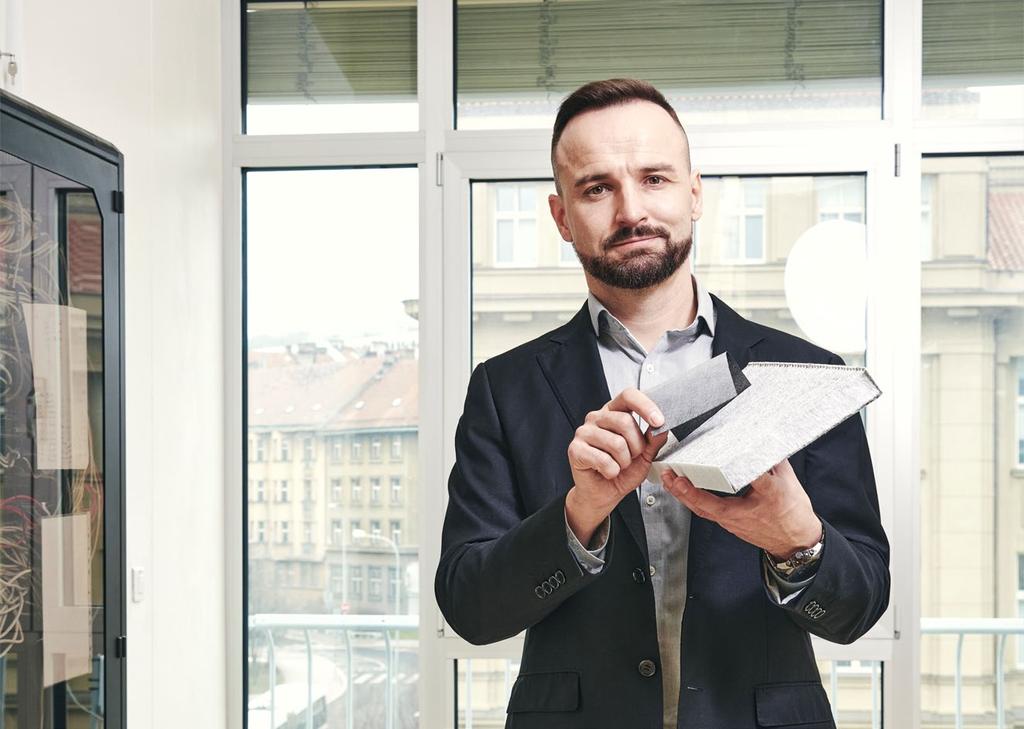 Tabulka 6.2: Opravy a běžná údržba v tisících Kč Opravy a běžná údržba 1 330 Monoblok Dejvice Oprava střechy halových labo
