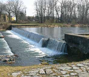 The article introduces two reconstructions of weirs each one of a completely different nature completed and handed over to use on the Ostravice river in Moravian-Silesian region in the previous year.