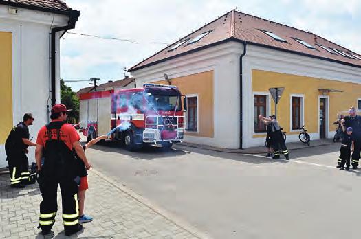 Je u nás od roku 2018 jako řidič-strojník.