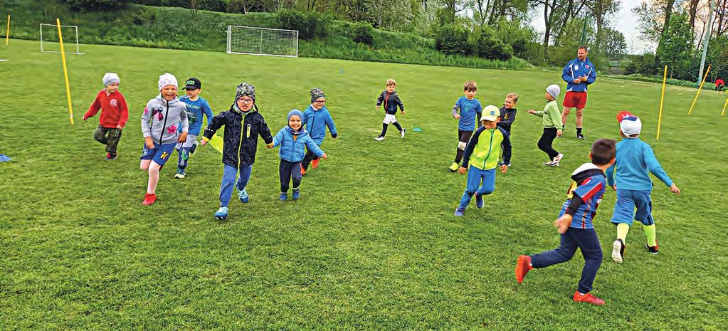 Je potřeba, aby se děti zase sehrály. A můžu říct, že bojují opravdu naplno.