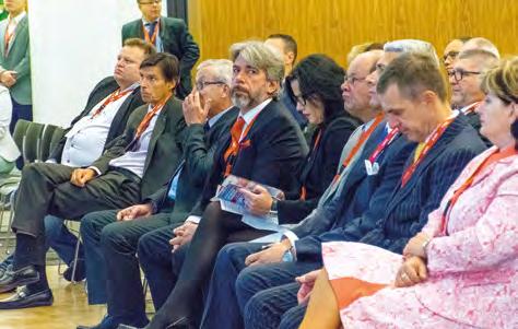novinka. Ze slovenských přednášek mě zaujala přednáška kolegyně Andrei Sopkové ze Zvolena: senior v 21. století, uvedla hlavní sestra. Sympozium také zhodnotil MUDr.