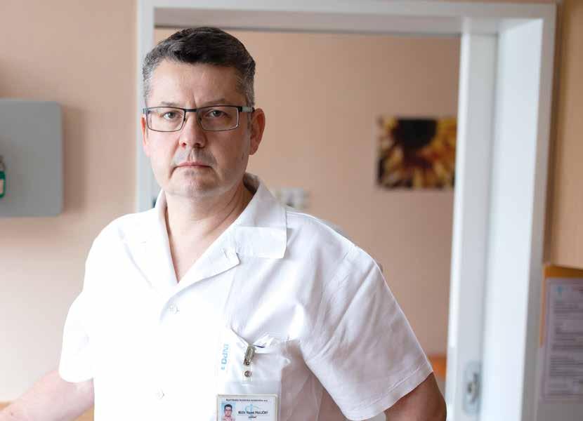 prim. MUDr. Radek Pavličný V roce 2001 úspěšně absolvoval Lékařskou fakultu Masarykovy univerzity. Po studiích nastoupil na Ortopedické oddělení Karviná Ráj, pracoviště Orlová, kde setrval sedm let.