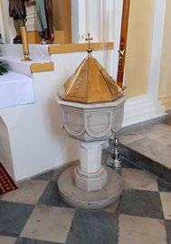 do konstrukce oltáře, který byl zasvěcen sv. Valentinovi, obraz představující zmíněného světce. Nepochybně byl přenesen ze staršího kostela, protože v roce 1844 nahradil svého již omšelého předchůdce.