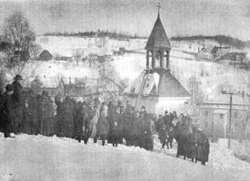 V 1916 se Rakousku nedostávalo potřebného kovu na výrobu válečného materiálu, a proto začaly být rekvírovány (zabavovány) zvony všech velikostí.