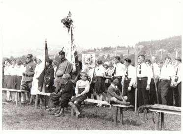 V roce 1935 dala obec Držkov souhlas, aby byl pozemek koupen naším sokolem a byl připojen k loužnickému katastru. V zimě pořádal Sokol dne 28. ledna 1934 lyžařské závody.