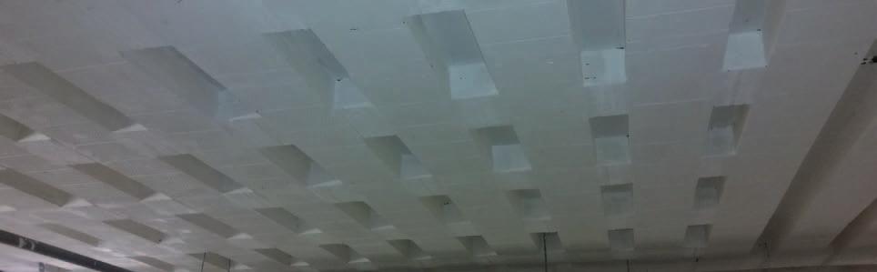 Izolační prvky nezatěžují konstrukci, nepraskají a dobře snášejí i otřesy a dynamické rázy.