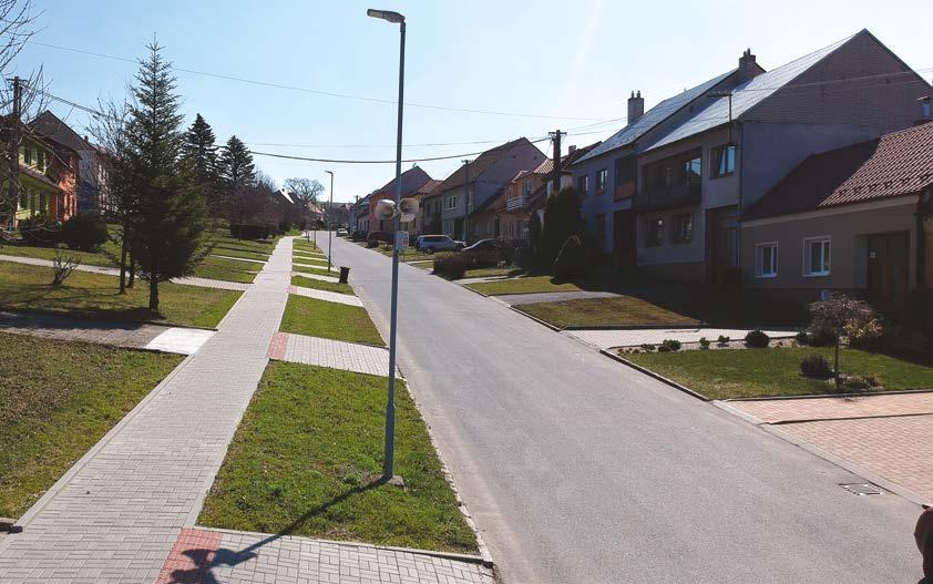 KORYTNÁ REKONSTRUKCE CHODNÍKU A VEŘEJNÉHO OSVĚTLENÍ V ULICI DĚDINA POPIS PROJEKTU: Dá se říci, že jedinou částí obce, ve které za posledních 20 let nedošlo k rekonstrukci chodníku, byla lokalita