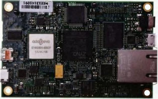 dvoujádrovou CPU ARM A9 a speciální 16-jádrový koprocesor Epiphany Ill. K dispozici mají 1 GB DDR3 SDRAM a 128 Mb Quad-SPI flash.