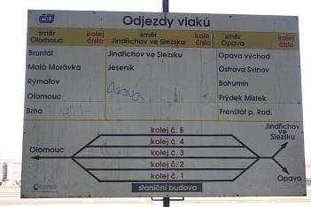 Obr. 22 Schématický plán kolejiště, ŽST Krnov Zdroj: Autor Jiným označením spojů, které je nejméně však přehledné, jsou mobilní tabule umístěné na