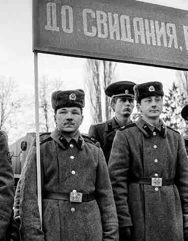 Vila se otevírá veřejnosti a celé odpoledne se tady budou konat komentované prohlídky, při nichž můžete navštívit Apollonův a Travenský sál s freskami Viktora Barvitiuse, umožněn bude také vstup na