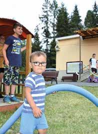 Jednotlivá družstva spolu soutěžila v dobrodružných disciplínách, mezi nimiž nechyběl ani lov mamutů.