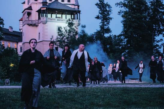 Přidejte se k nám a užijte si příjemný večer v doprovodu živé hudby. Spolu s Oh My Deer Café vás zveme také na koncert vynikající zpěvačky Veroniky Vandové, která ve středu 25. 8.