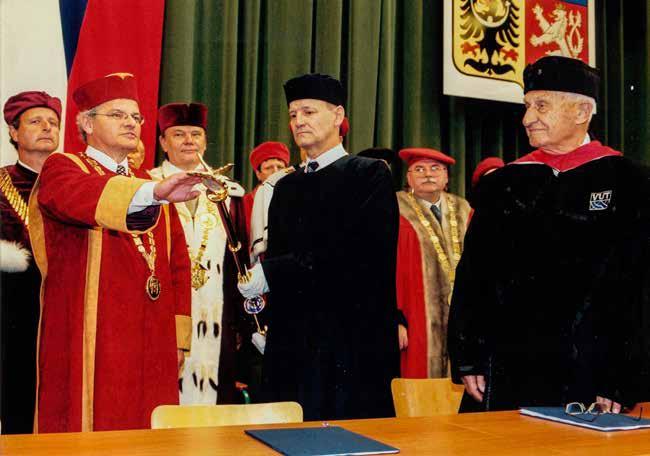lednu 2001 vyčleněním fakulty technologické (FT), fakulty managementu a ekonomiky (FaME) a Kolejí a menz z brněnského Vysokého učení technického (VUT).