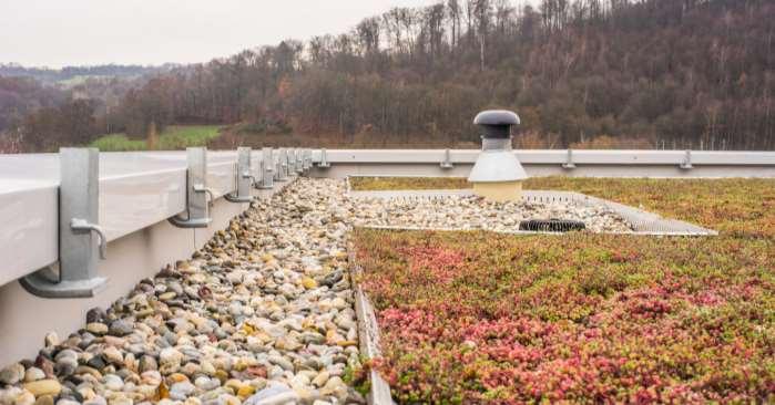 Hydroizolace střech FATRAFOL-S strana 29 Vzhled a barevné provedení hladká fólie s matným povrchem vrchní strana - v barevných odstínech specifikovaných v tabulce - 120 mm od okraje je fólie značena