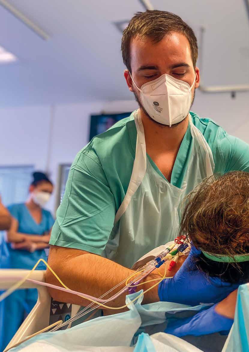 18 OPERACE HRANICE PODPORA IZS Úkol: Kontrola bývalých hraničních přechodů ČR, společný úkol příslušníků IZS a AČR Nasazení: 84 vojáků, 11 vozidel a 10 kontejnerů Termín: 10. března 17.