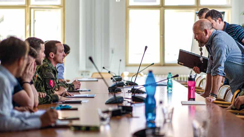 22 Integrovaný centrální řídicí tým Chytré karantény od června loňského roku pracoval na Ministerstvu zdravotnictví. Několikrát jste zmínil očkování. Jakým způsobem je armáda zapojena do očkování?