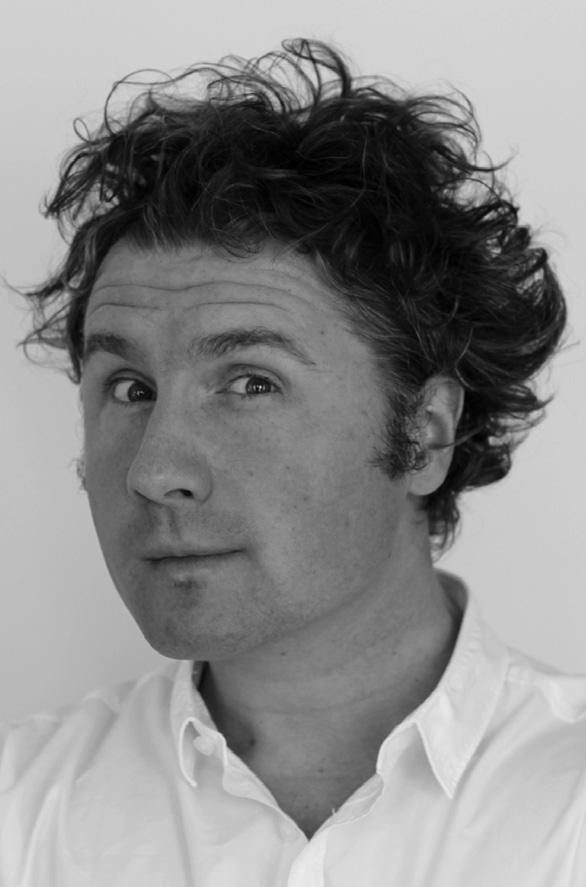 Ben Goldacre je lékař a spisovatel. Jeho první kniha Bad Science (Prolhaná věda, vydal Cpress 2013) dosáhla ve Velké Británii prvního místa v žebříčku nonfiction literatury.