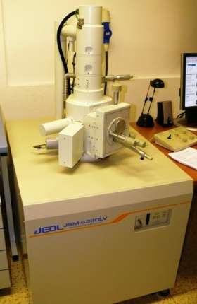 Obr. 8: Skenovací elektronový mikroskop JEOL 6380 LV v