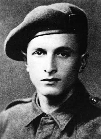 listopadu 1913 v Rychlově č. 44. Jeho otec František Soška pracoval jako dělník v bystřické Thonetovce. Maminka Filomena pečovala o početnou rodinu. Karel byl nejmladší z devíti dětí.